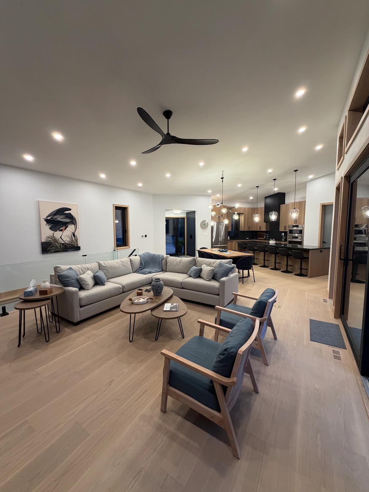 Otter Lakehouse – Luxury Waterfront Retreat - Photo 1